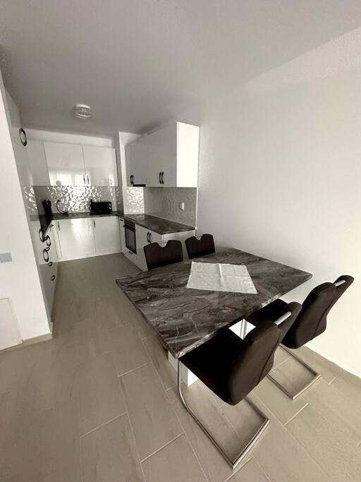 Central River Apartment Cluj-Napoca Esterno foto